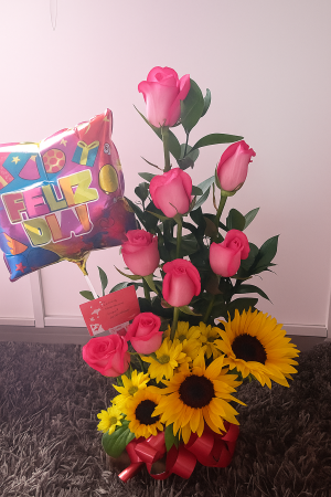 Rosas, girasoles, margaritas y globo R06