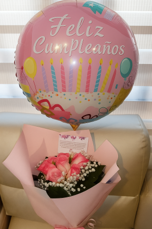 Bouquet de 6 rosas en papel coreano con globo metalizado grande R154